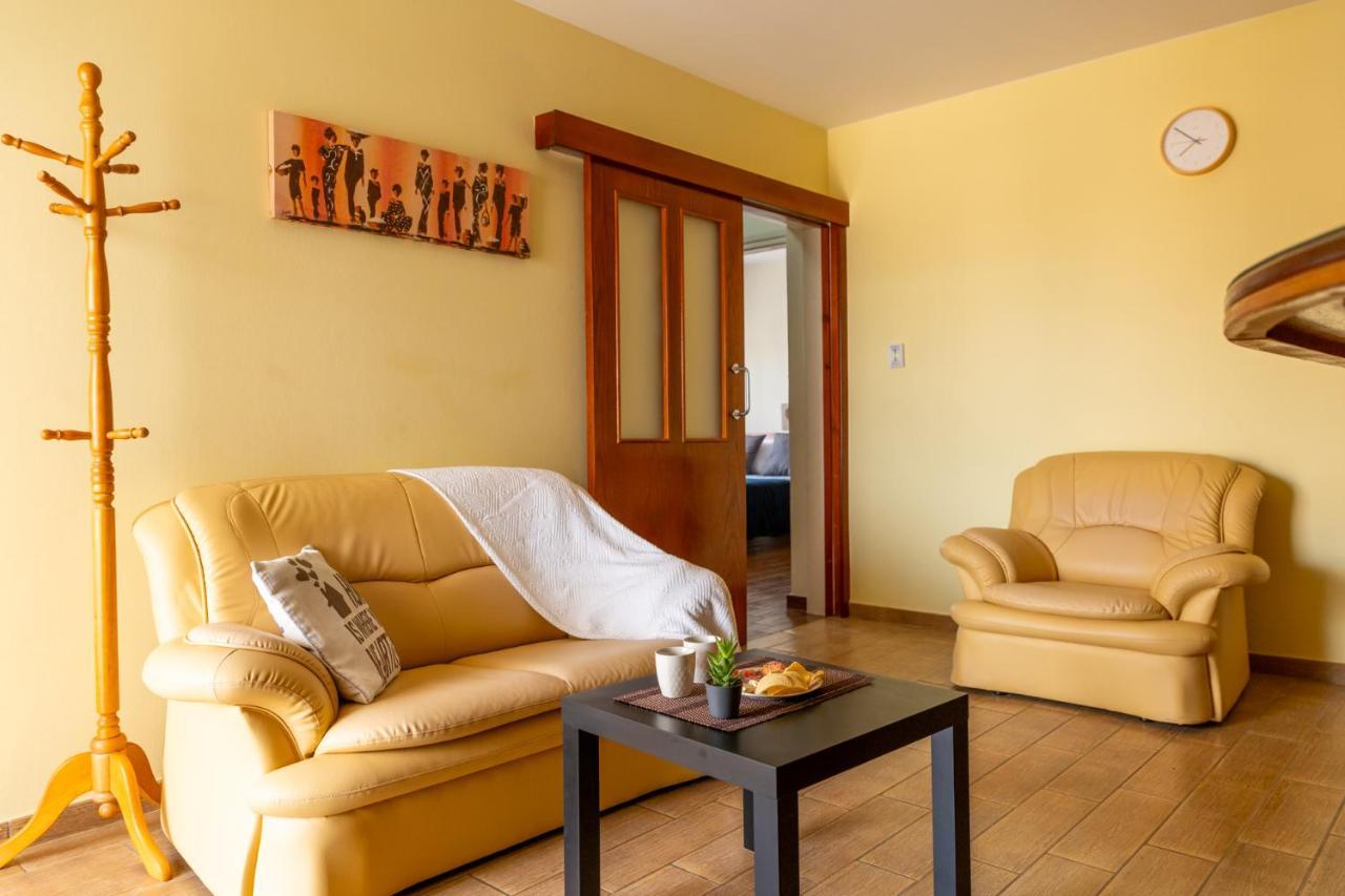 Gold Feathers Appartement